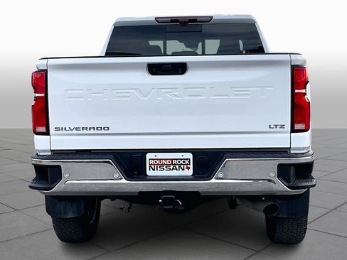 Used 2025 Chevrolet Silverado 2500 LTZ w/ LTZ Premium Package image 5