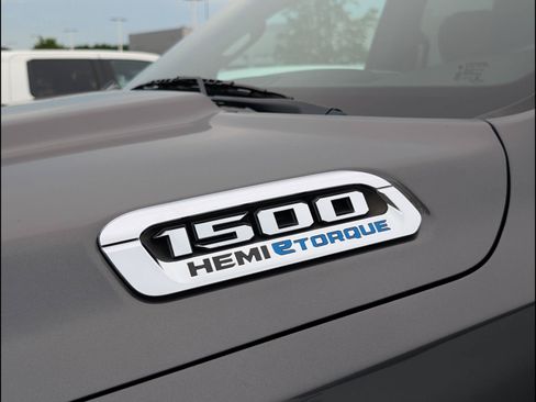 Used 2022 RAM 1500 Big Horn AWD/4WD image 9