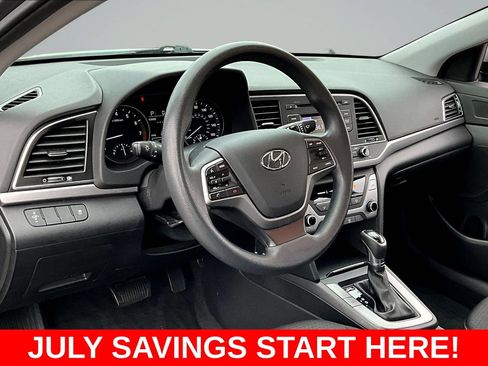 Used 2018 Hyundai Elantra SE FWD image 17
