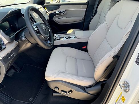 New 2025 Volvo XC90 T8 Plus w/ Protection Package Premier image 17