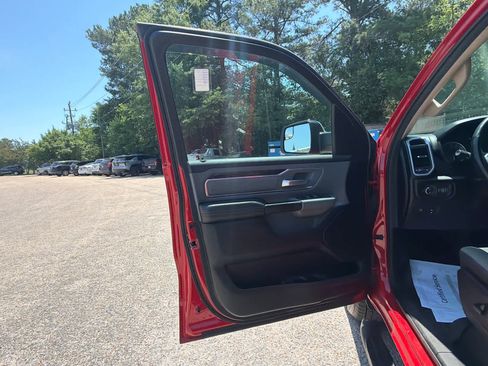 Used 2019 RAM 1500 Big Horn AWD/4WD image 17