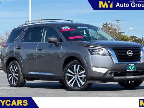 Used 2023 Nissan Pathfinder Platinum image 1