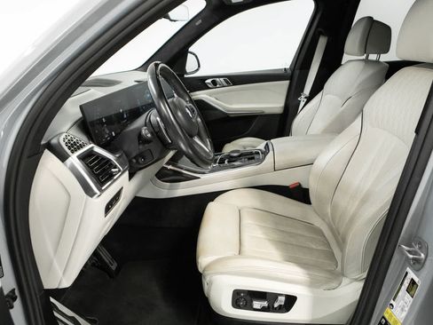 Used 2024 BMW X7 M60i w/ Climate Comfort Package AWD/4WD image 5
