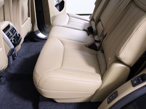 New 2026 Land Rover Range Rover Long Wheelbase SE image 10