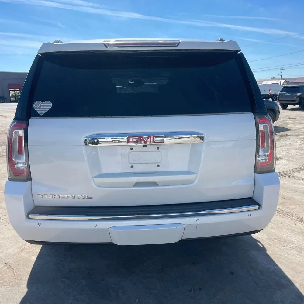 Used 2017 GMC Yukon XL Denali w/ Open Road Package AWD/4WD image 7