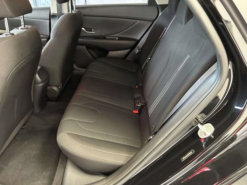 Used 2023 Hyundai Elantra SEL FWD image 12