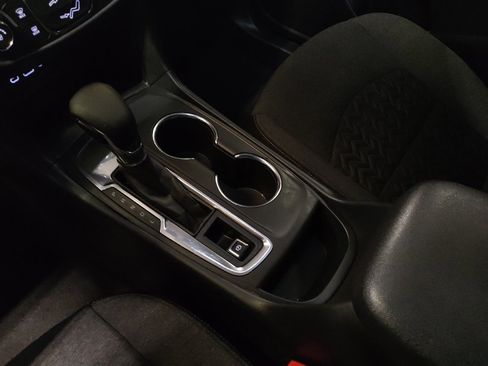 Used 2023 Chevrolet Equinox LT image 26