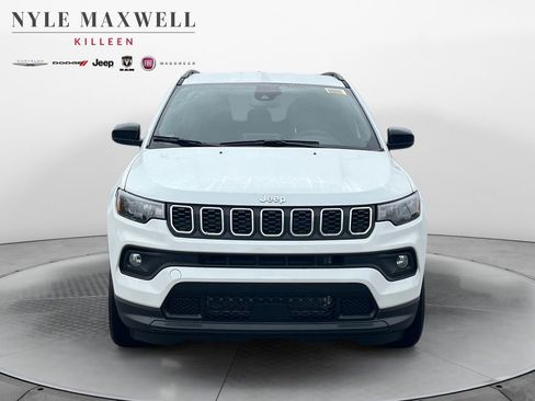 New 2026 Jeep Compass Latitude image 18