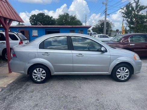 Used 2011 Chevrolet Aveo LT FWD image 4