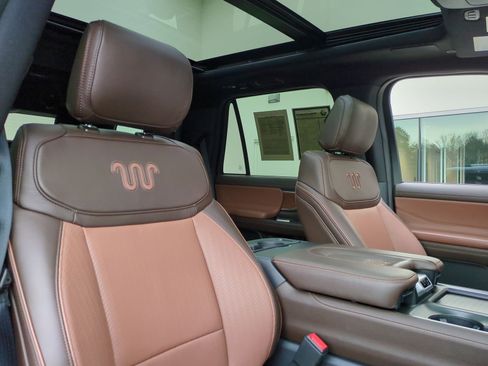 Used 2025 Ford Expedition King Ranch image 35