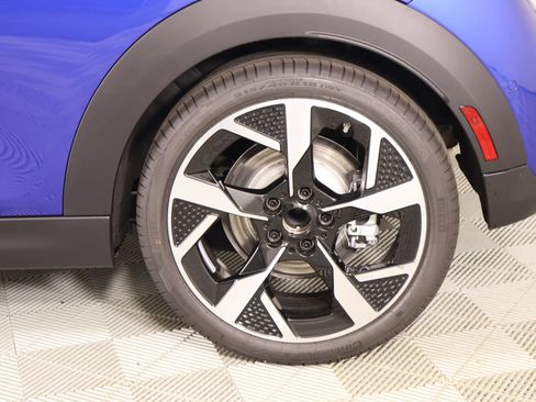 New 2026 MINI Cooper 2-Door Hardtop FWD image 17
