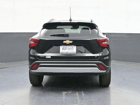New 2026 Chevrolet Trax LT w/ Driver Confidence Package FWD image 10