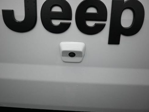 Used 2023 Jeep Gladiator Overland AWD/4WD image 24