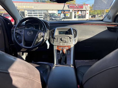 Used 2011 Buick LaCrosse CXL image 16