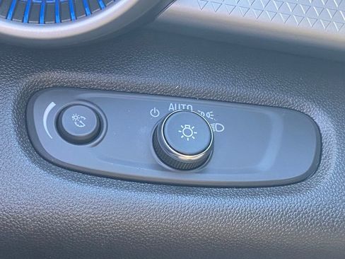 Used 2025 Chevrolet Trax LS w/ LS Convenience Package image 26