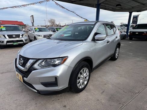 Used 2017 Nissan Rogue S FWD image 1
