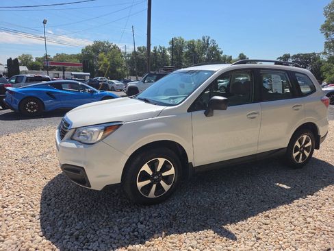 Used 2018 Subaru Forester 2.5i w/ Alloy Wheel Package AWD/4WD image 2