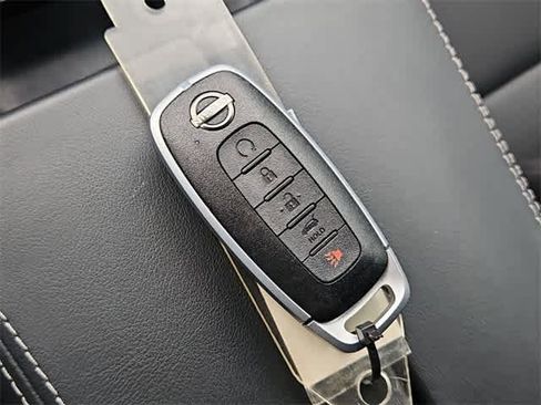 Used 2024 Nissan Rogue SV w/ SV Premium Package image 34