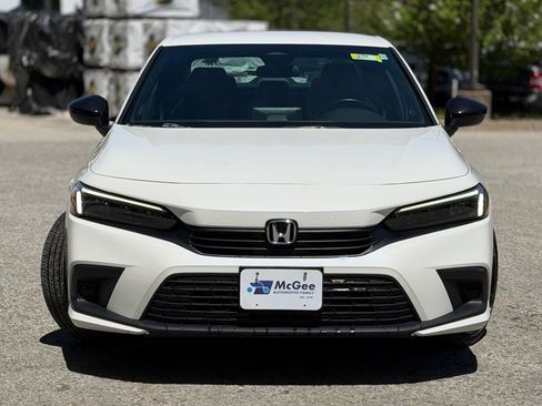 Used 2024 Honda Civic Sport image 2