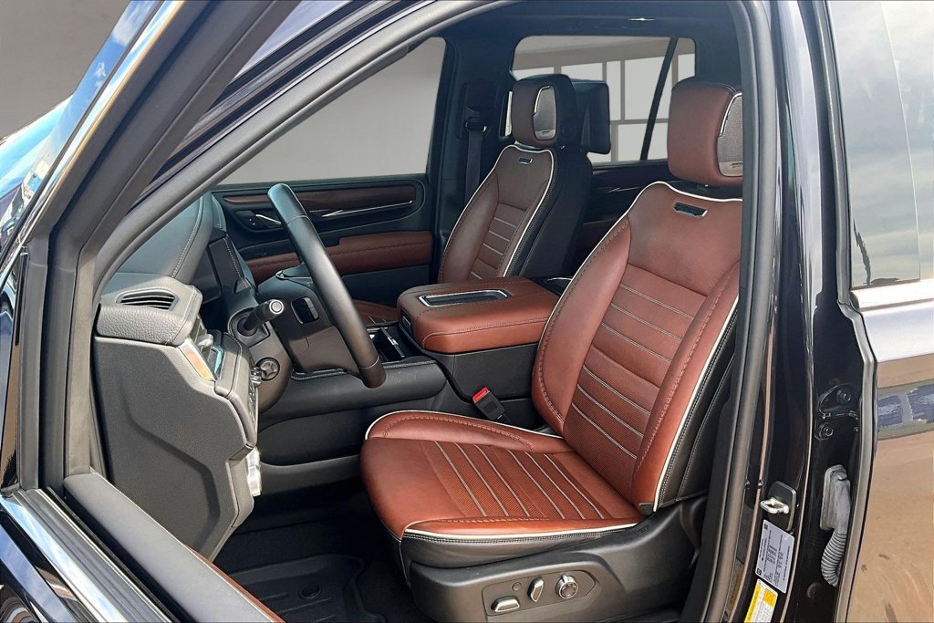 Used 2023 GMC Yukon Denali Ultimate AWD/4WD image 25