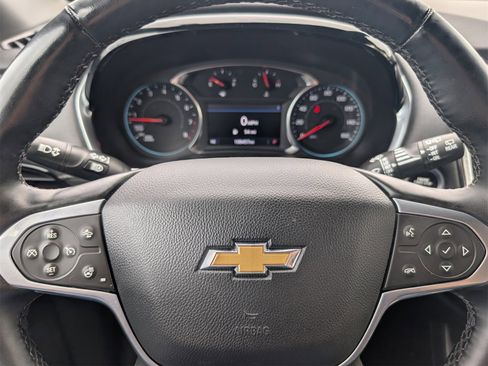 Used 2023 Chevrolet Traverse LT image 28