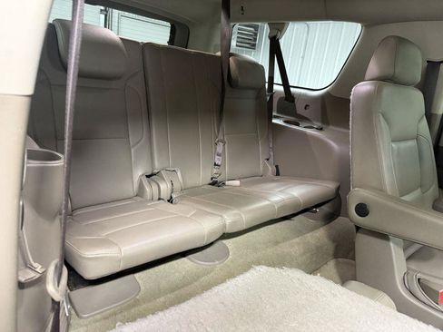 Used 2017 Chevrolet Suburban Premier AWD/4WD image 41