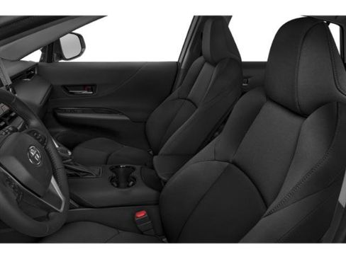 Used 2021 Toyota Venza LE w/ Carpet Mat Package (TMS) image 9