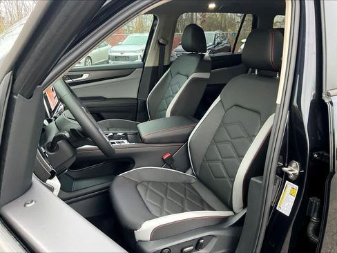 New 2026 Volkswagen Atlas Peak Edition image 11