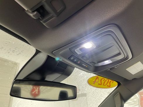 Used 2024 GMC Sierra 1500 Elevation image 18