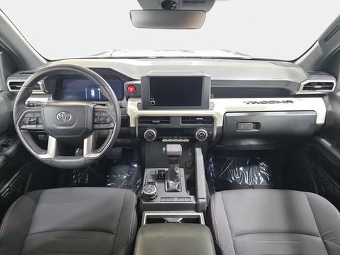Certified 2024 Toyota Tacoma TRD Off-Road AWD/4WD image 10