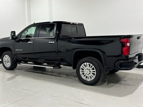 Used 2021 Chevrolet Silverado 3500 High Country image 39
