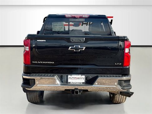 Used 2022 Chevrolet Silverado 1500 LTZ w/ Technology Package image 6