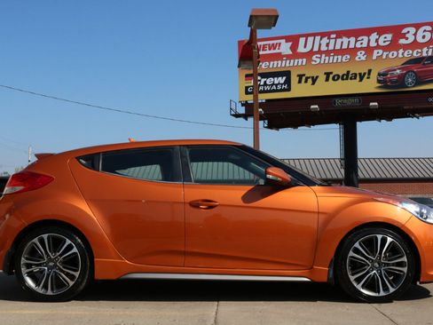 Used 2016 Hyundai Veloster Turbo image 7