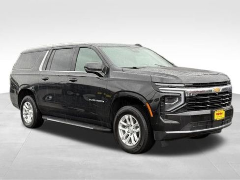 Used 2025 Chevrolet Suburban LS image 1