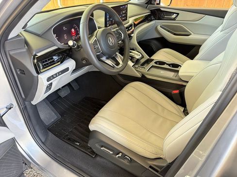 Used 2025 Acura MDX SH-AWD w/ Technology Package image 2