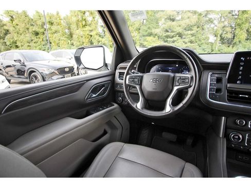 Used 2023 Chevrolet Tahoe Z71 w/ Luxury Package AWD/4WD image 6