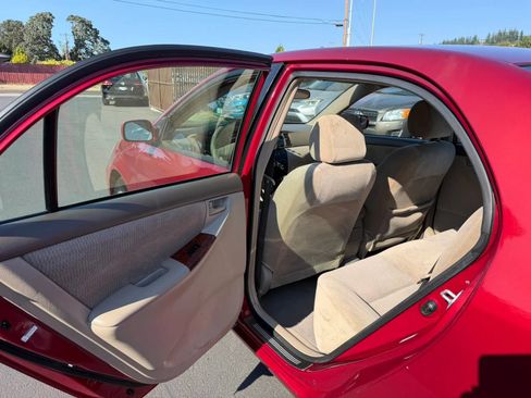 Used 2005 Toyota Corolla LE FWD image 11
