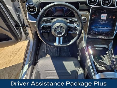Used 2023 Mercedes-Benz GLC 300 4MATIC image 3