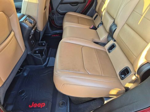 Used 2021 Jeep Gladiator Overland w/ Popular Equipment Package AWD/4WD image 23
