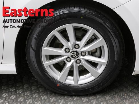 Used 2025 Toyota Camry LE FWD image 32