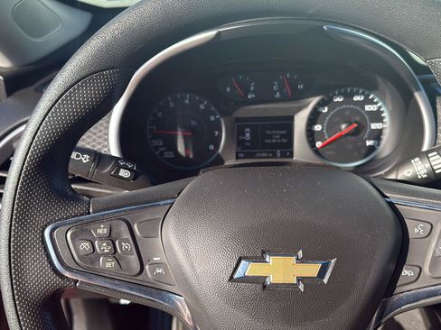 Used 2025 Chevrolet Malibu LT FWD image 8