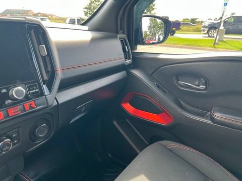 Used 2025 Nissan Frontier PRO-4X AWD/4WD image 17