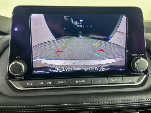 Certified 2025 Nissan Rogue SV image 23