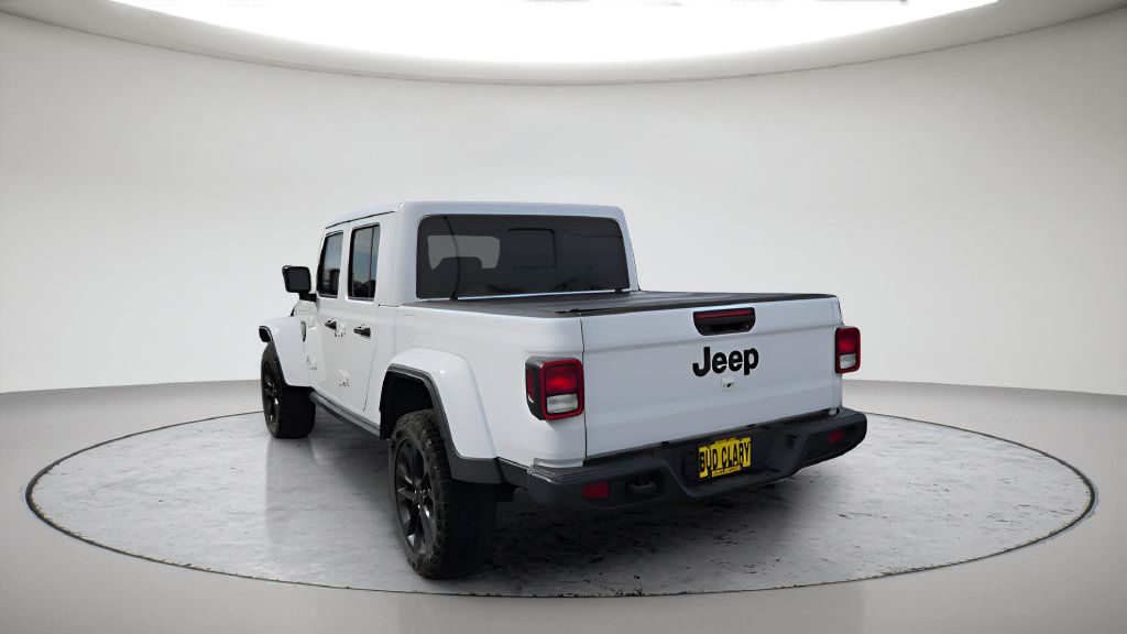 Used 2025 Jeep Gladiator Sport AWD/4WD image 16