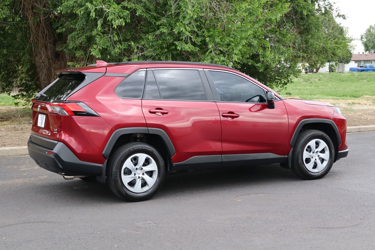 Used 2021 Toyota RAV4 LE w/ Carpet Mat Package (TMS) AWD/4WD image 4