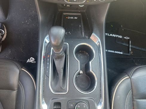 Used 2023 Chevrolet Traverse Premier image 24