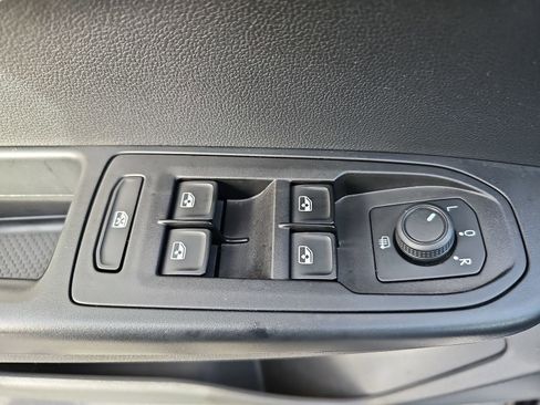 Certified 2023 Volkswagen Taos SE image 26