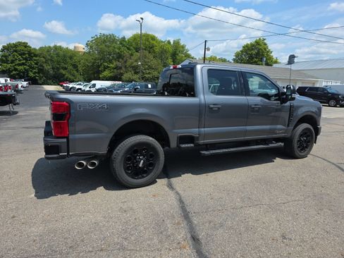 Used 2025 Ford F250 Lariat w/ Lariat Ultimate Package AWD/4WD image 3