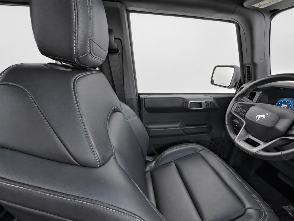 Used 2025 Ford Bronco Outer Banks AWD/4WD image 13