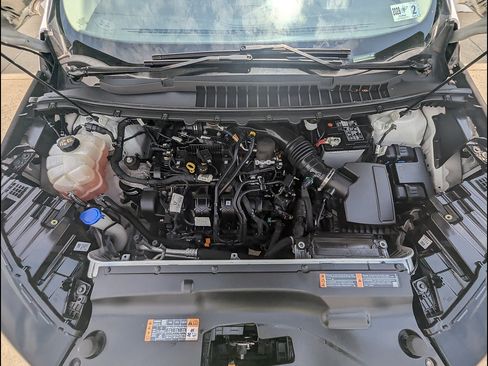 Used 2019 Ford Edge Titanium w/ Equipment Group 301A FWD image 17